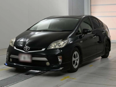 TOYOTA PRIUS PHV