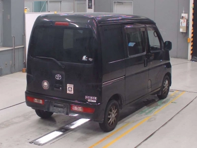 TOYOTA PIXIS VAN