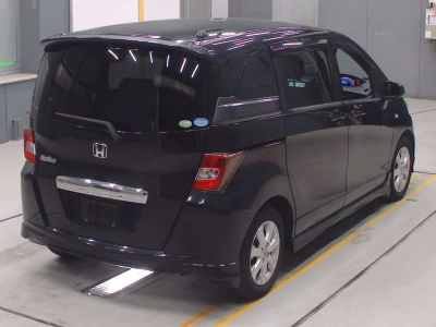 HONDA FREED SPIKE