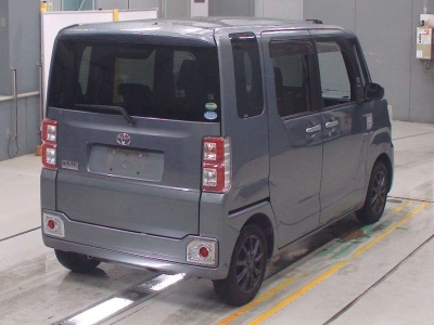 TOYOTA PIXIS MEGA