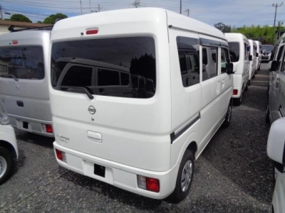 NISSAN CLIPPER VAN