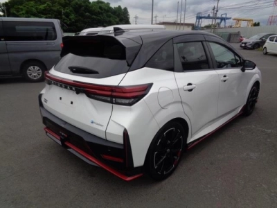 NISSAN AURA