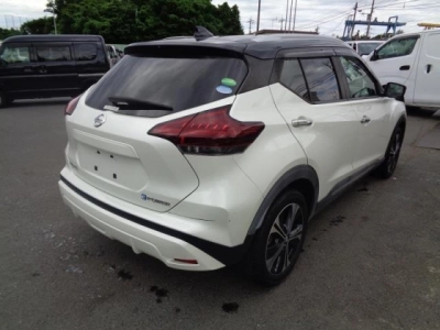 NISSAN KICKS
