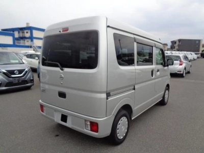 NISSAN CLIPPER VAN