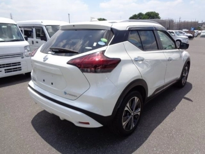 NISSAN KICKS