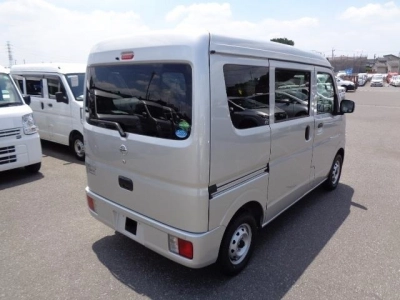 NISSAN CLIPPER VAN