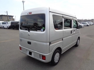 NISSAN CLIPPER VAN