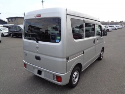 NISSAN CLIPPER VAN