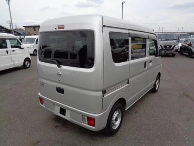 NISSAN CLIPPER VAN