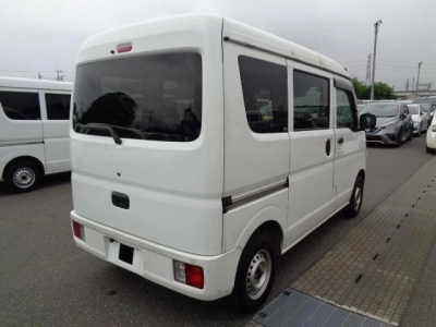NISSAN CLIPPER VAN