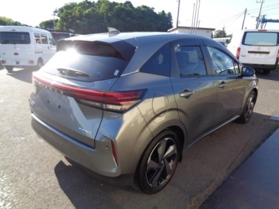 NISSAN AURA