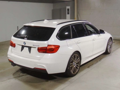 BMW 3 SERIES