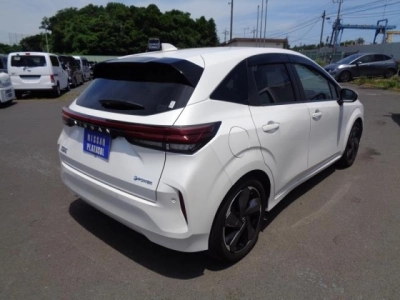 NISSAN AURA