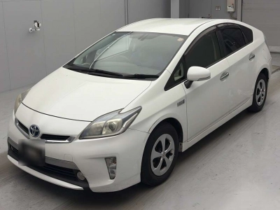 TOYOTA PRIUS PHV