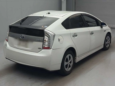TOYOTA PRIUS PHV