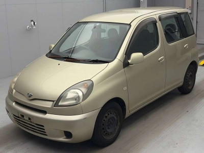 TOYOTA FUN CARGO