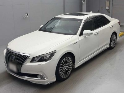 TOYOTA CROWN MAJESTA