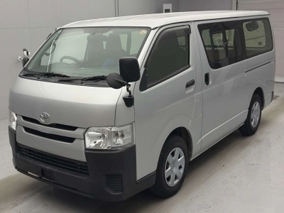 TOYOTA REGIUS VAN