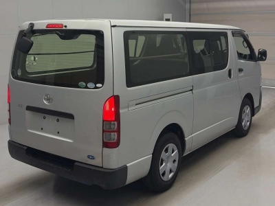 TOYOTA REGIUS VAN