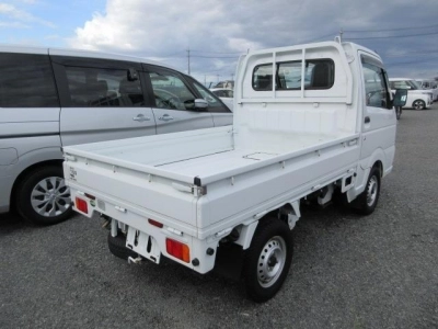 NISSAN NT100 CLIPPER