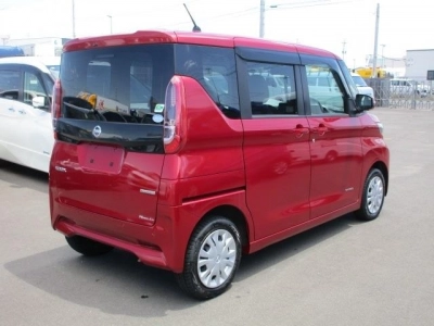 NISSAN ROOX