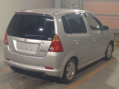 DAIHATSU YRV