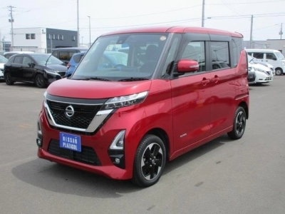 NISSAN ROOX