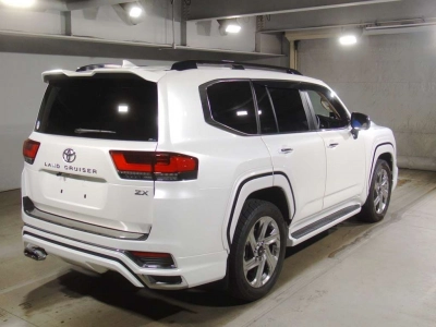 TOYOTA LAND CRUISER