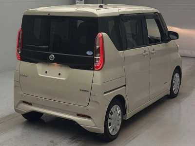 NISSAN ROOX