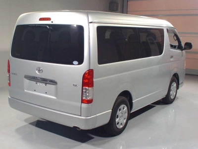 TOYOTA HIACE WAGON