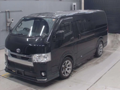 TOYOTA HIACE VAN