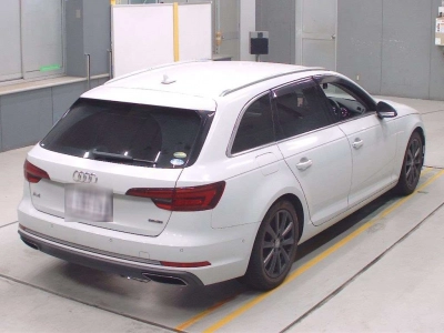 AUDI A4 AVANTE