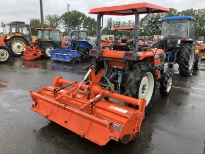 KUBOTA KUBOTA