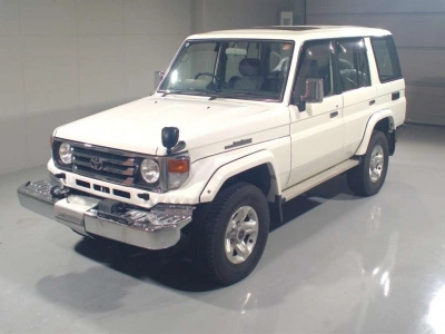 TOYOTA LAND CRUISER 70
