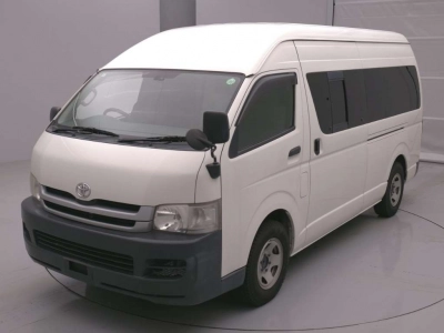 TOYOTA HIACE COMMUTER