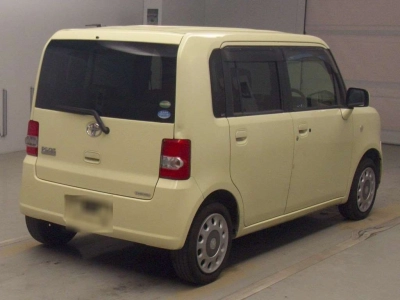 TOYOTA PIXIS SPACE