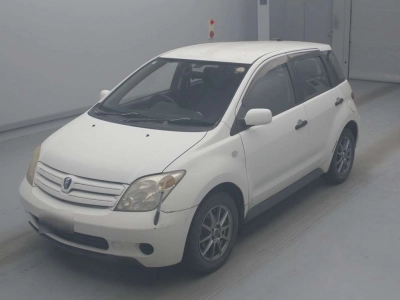 TOYOTA IST