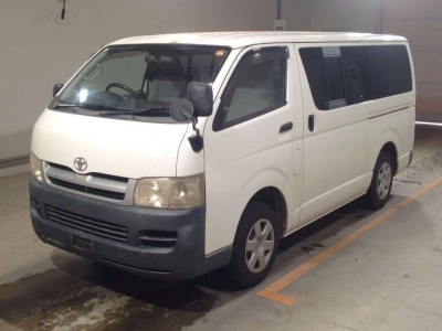 TOYOTA REGIUS VAN