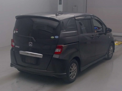 HONDA FREED SPIKE