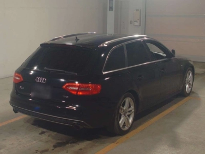 AUDI A4 AVANTE