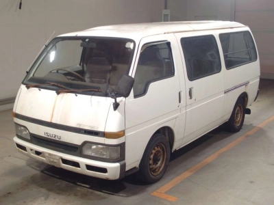 ISUZU FARGO VAN