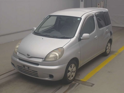 TOYOTA FUN CARGO