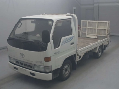 TOYOTA HIACE TRUCK