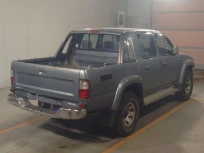 TOYOTA HILUX SPORTS PICK UP