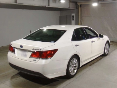 TOYOTA CROWN HYBRID
