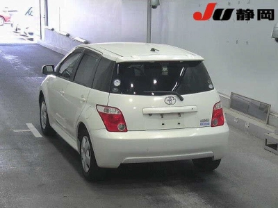 TOYOTA IST