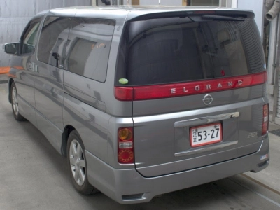 NISSAN ELGRAND