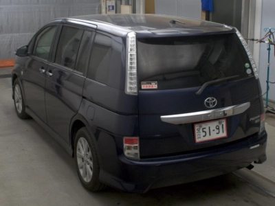 TOYOTA ISIS