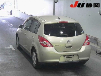 NISSAN TIIDA