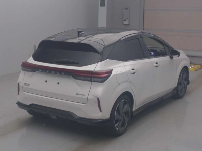 NISSAN AURA